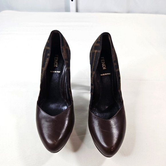 Fendi Women's Logo Brown Leather Pumps Size 36.5 - Picture 9 of 9
